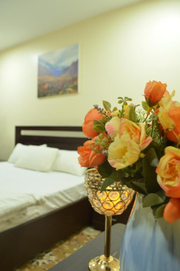 Starlit Hotel - Gilgit Ngoại thất bức ảnh