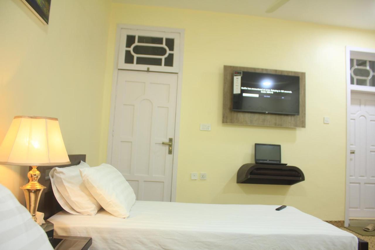 Starlit Hotel - Gilgit Ngoại thất bức ảnh